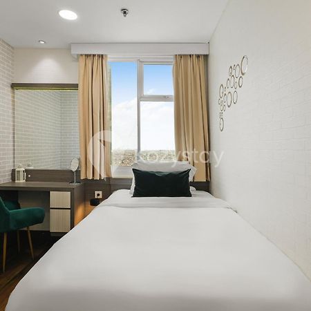 Meadow By Kozystay - Newly Renovated - Kebon Jeruk Jacarta Exterior foto